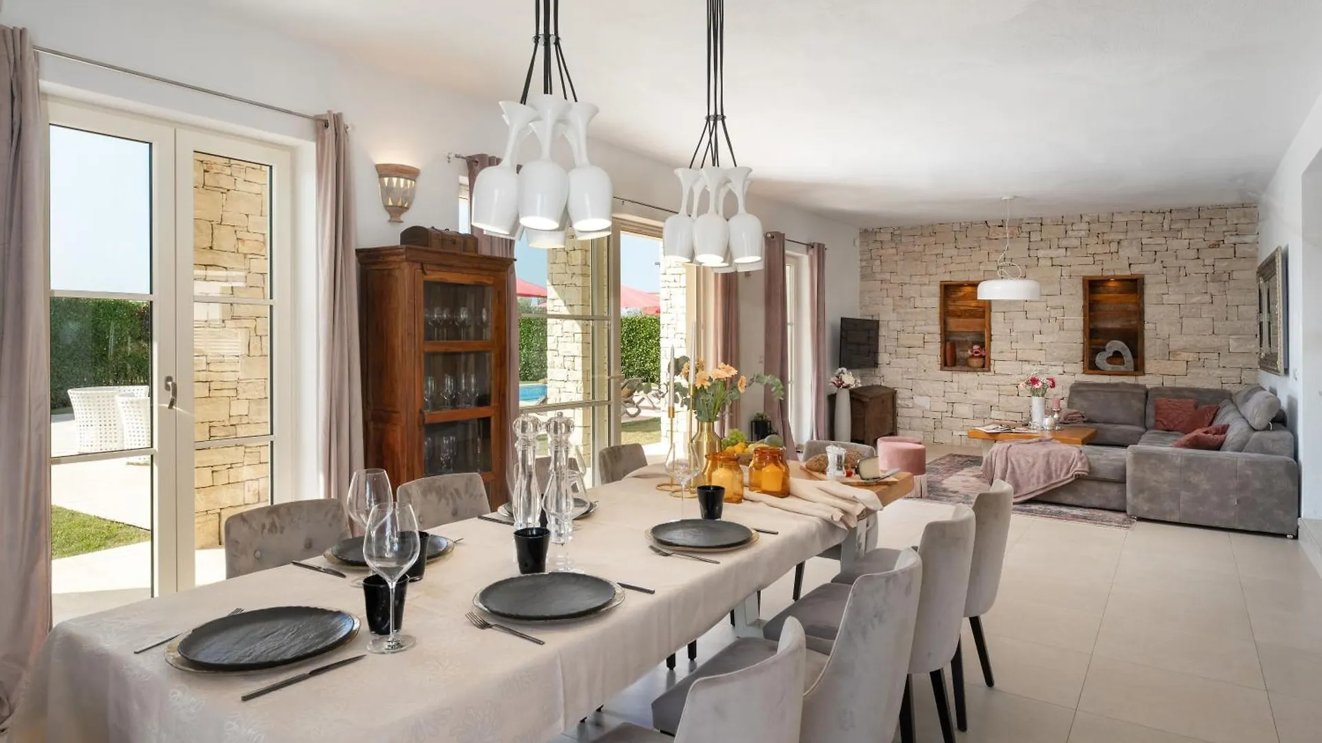 Haustierfreundliche Villa Bincila Mit Pool Kastelir Holiday home