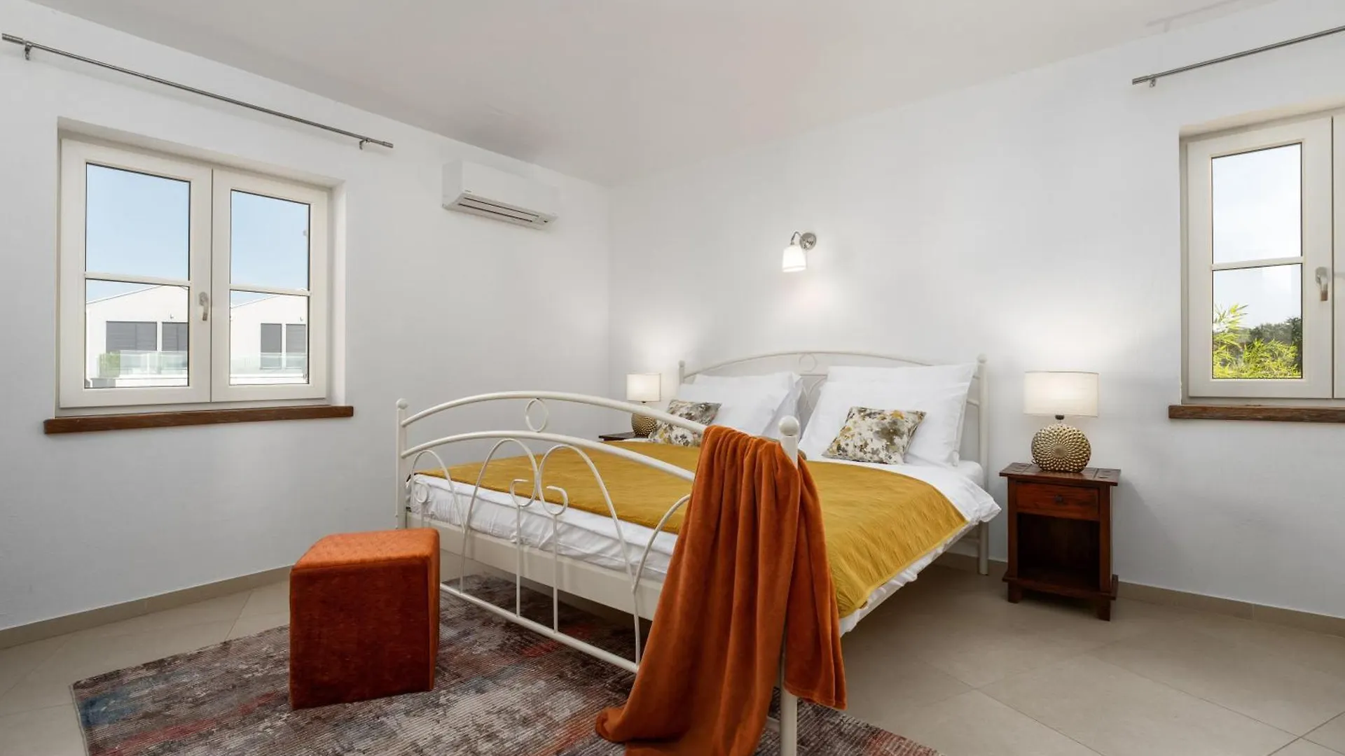 Haustierfreundliche Villa Bincila Mit Pool Kastelir Holiday home