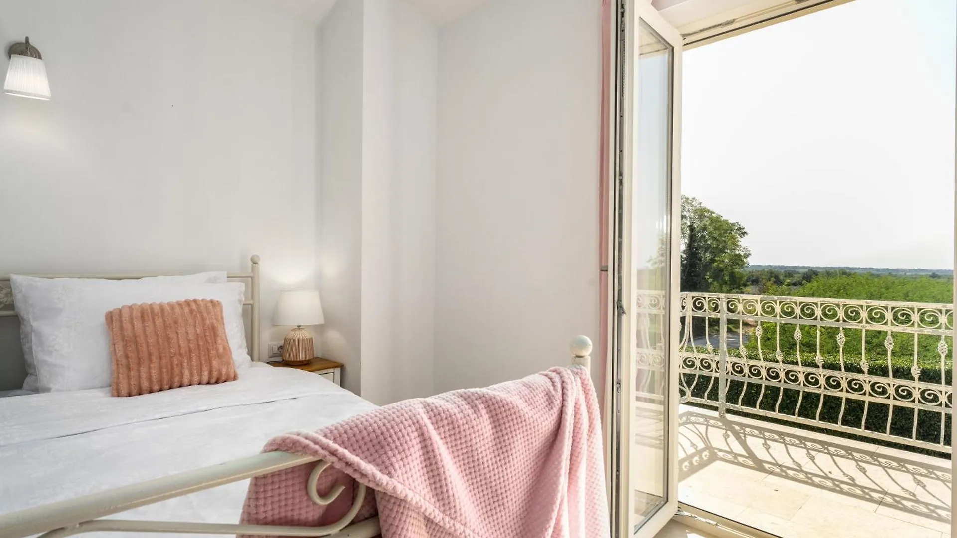 Haustierfreundliche Villa Bincila Mit Pool Kastelir